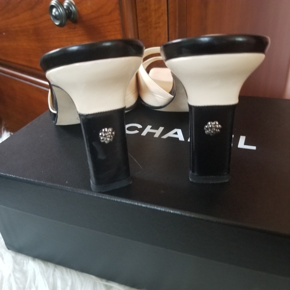 Chanel Leather slide sandals - Picture 5 of 6